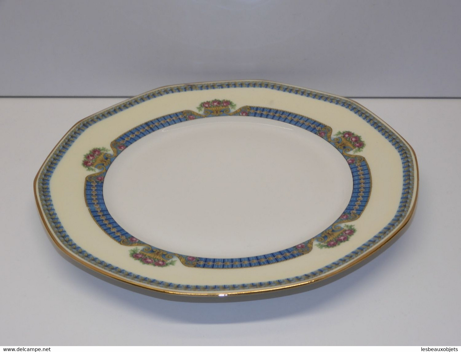 *PORCELAINE de LIMOGES PETIT PLAT à GÂTEAU / ASSIETTE Marqué LIMOGES JB FRANCE E