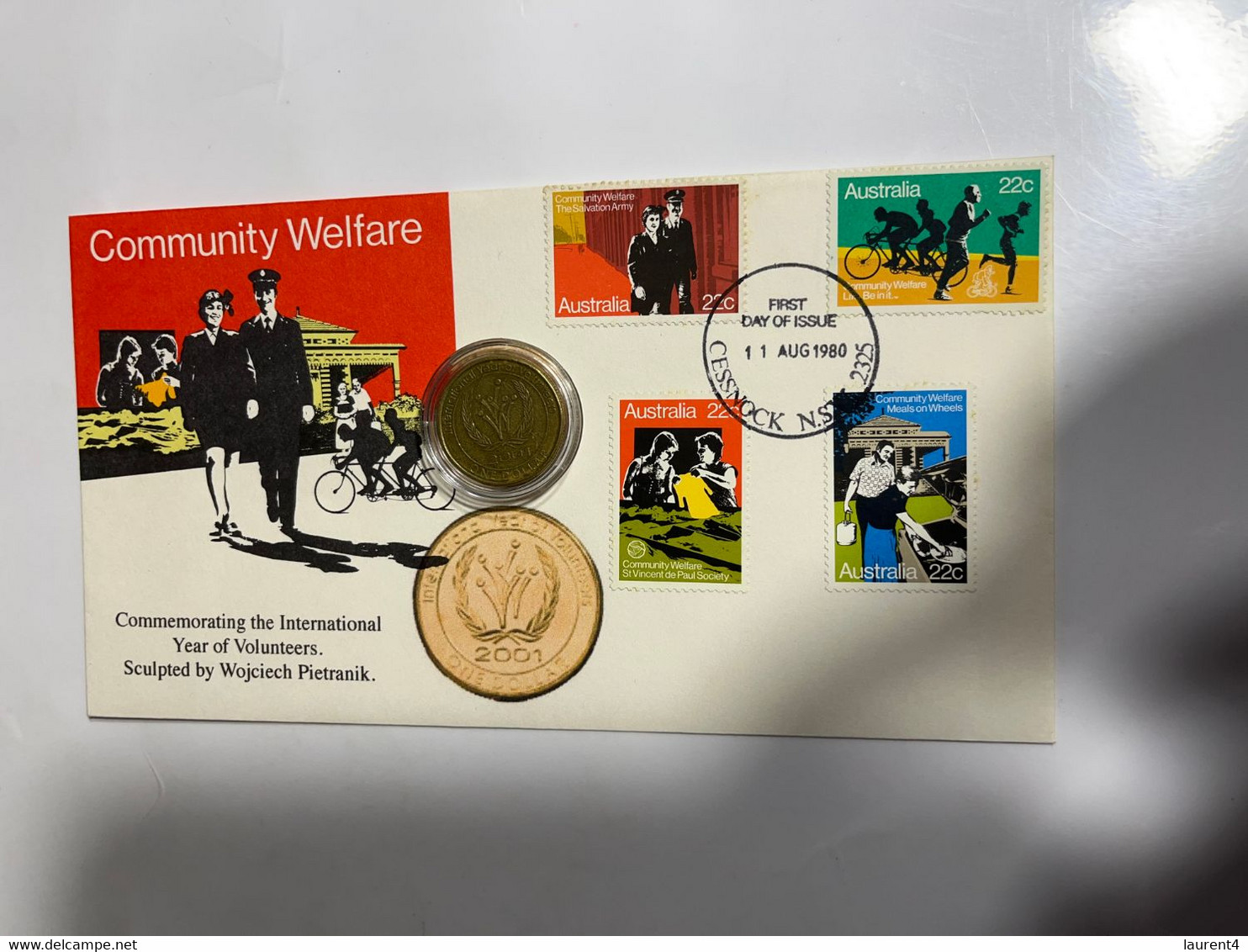 (2 M 27) Australia - $ 1.00 Coin - 2001 Int. Year Of Volunteer On 1980 Community Welfare FDC Cover - Dollar