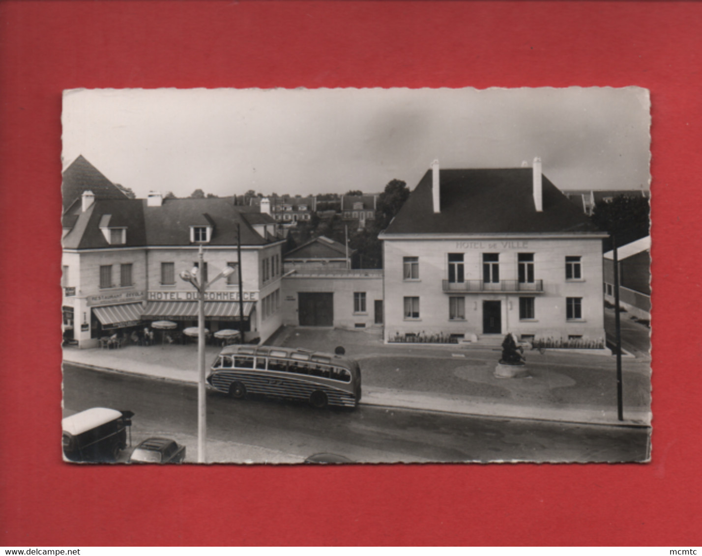 CPSM Petit Format - Mairie De Breteuil Sur Noye -(Oise) Car , Autocar , Bus , Autobus - Breteuil