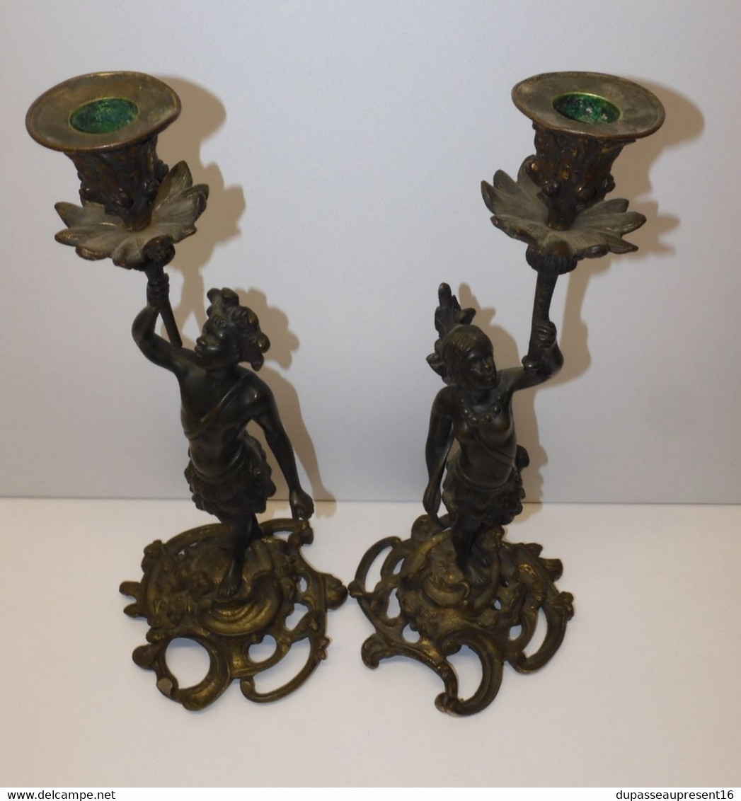 * PAIRE De BOUGEOIRS BRONZE NAPOLEON III XIXe PERSONNAGES INDIENS/AFRICAINS  D - Chandeliers, Candelabras & Candleholders