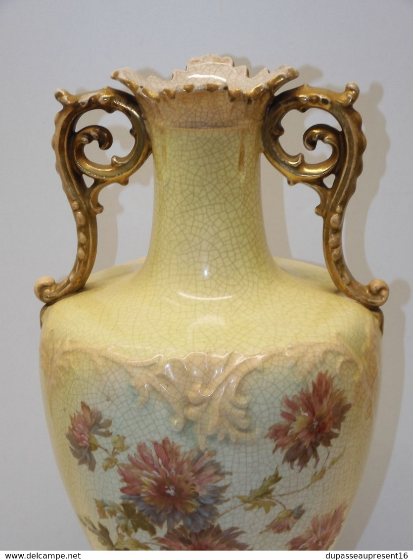 *SUPERBE ANCIEN VASE CERAMIQUE ANGLAISE CRAQUELEE marque à déchiffrer Fleurs  D