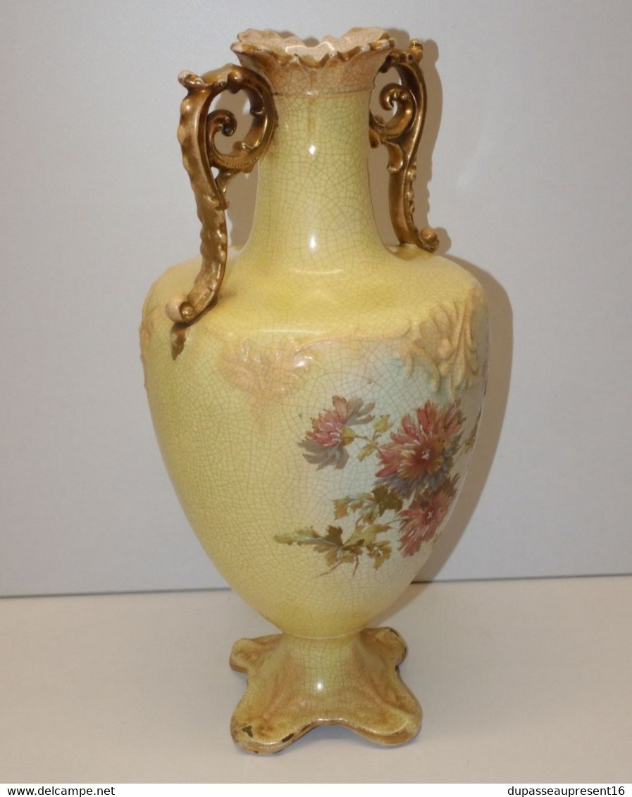 *SUPERBE ANCIEN VASE CERAMIQUE ANGLAISE CRAQUELEE marque à déchiffrer Fleurs  D