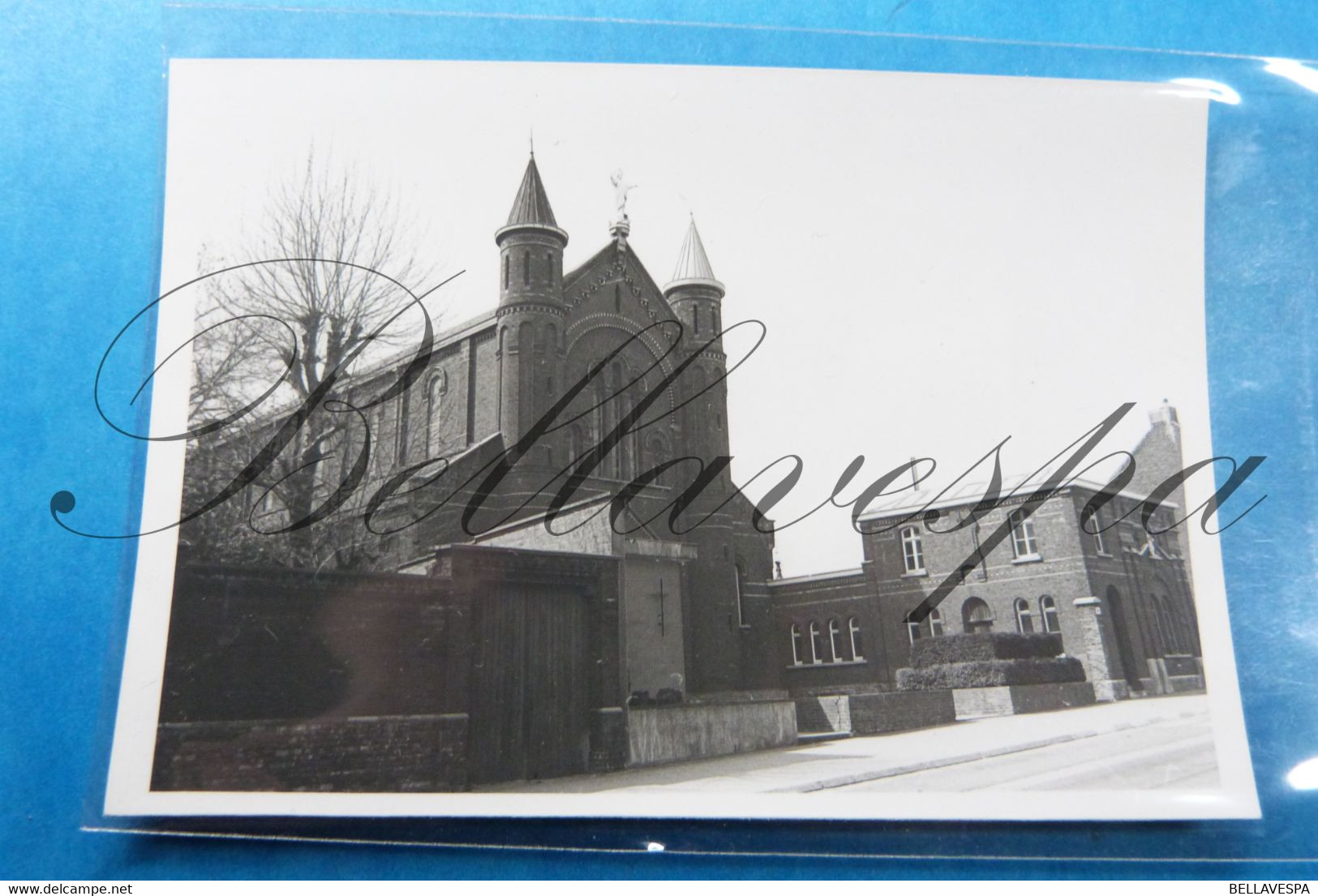 Mouscron  Eglise Sacre Coeur   Foto-Photo Prive, - Moeskroen