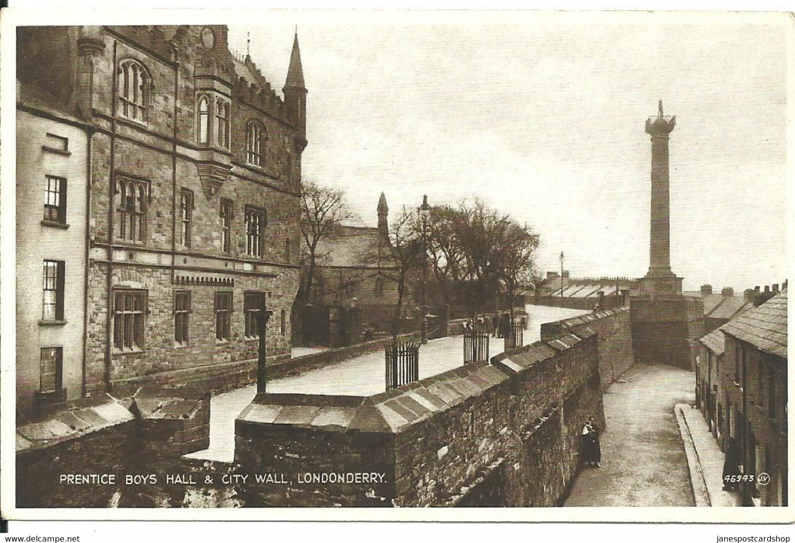 LONDONDERRY - PRENTICE BOYS HALL & CITY HALL - UNPOSTED - VALENTINES POSTCARD - Londonderry