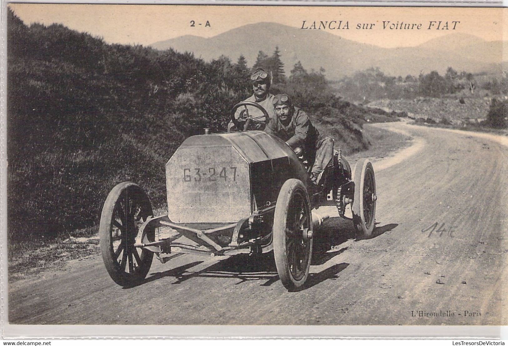 CPA - Sport AUTOMOBILE - LANCIA SUR VOITURE FIAT - 2 -A - Autres & Non Classés