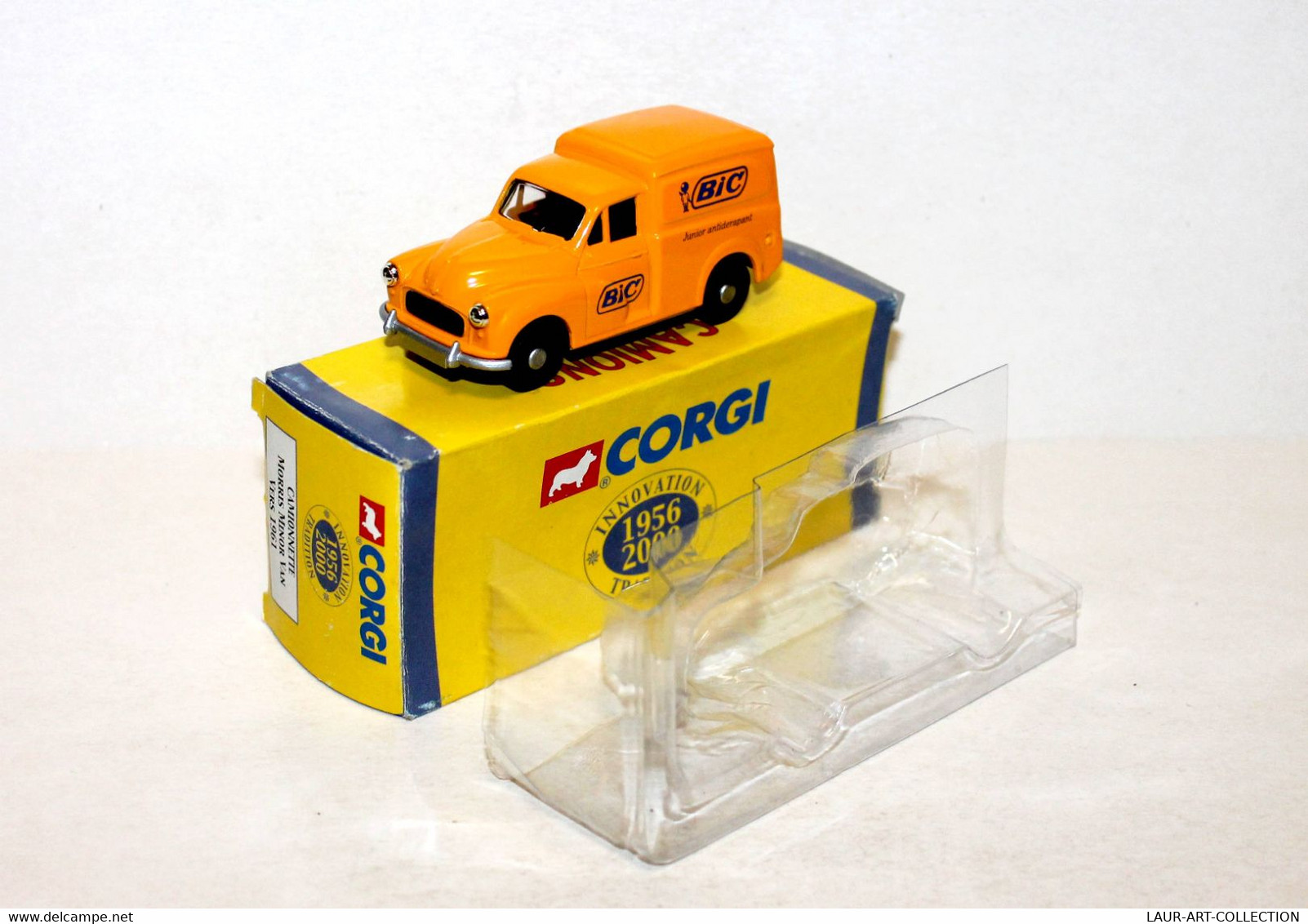 CORGI - CAMIONNETTE MORRIS MINOR VAN, PUB BIC CAMION D'ANTAN TRADITION 1956-2000 - AUTOMOBILE MINIATURE (2811.22) - Corgi Toys