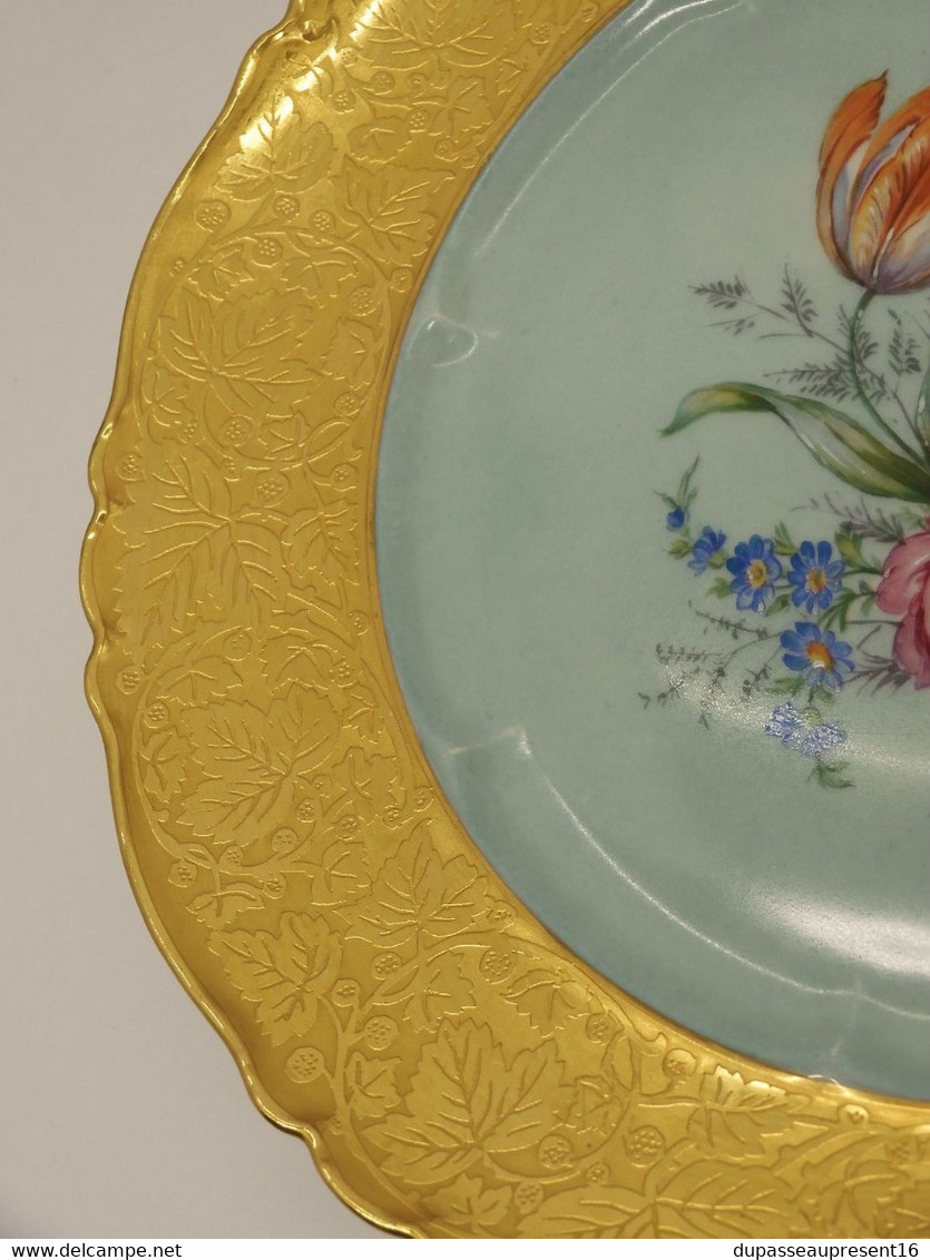 *BELLE ASSIETTE PORCELAINE LIMOGES THEODORE HAVILAND AILE OR Signée B ROGER E - Limoges (FRA)