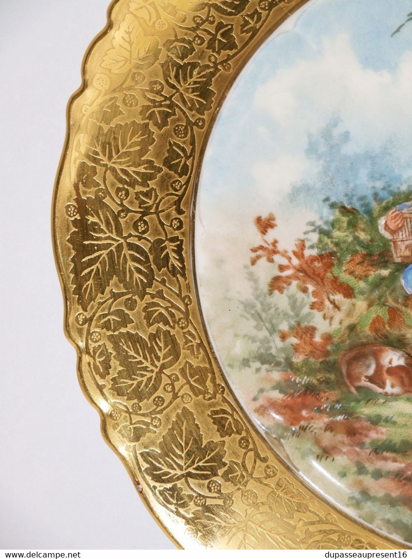 *BELLE ASSIETTE PORCELAINE LIMOGES THEODORE HAVILAND AILE OR d'aprés WATTEAU E