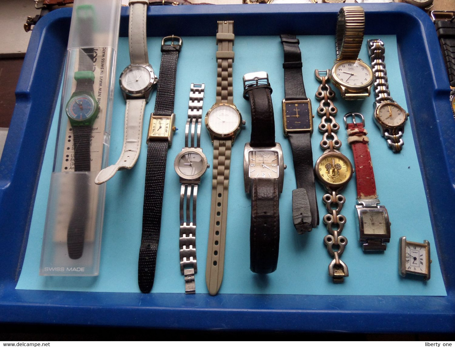 12 X Horloge / Watch > ( Please See > Voir SCANS Svp ) NOT Working - NE Fonctionne PAS ( Je Ne Suis Pas Un Expert ) ! - Moderne Uhren