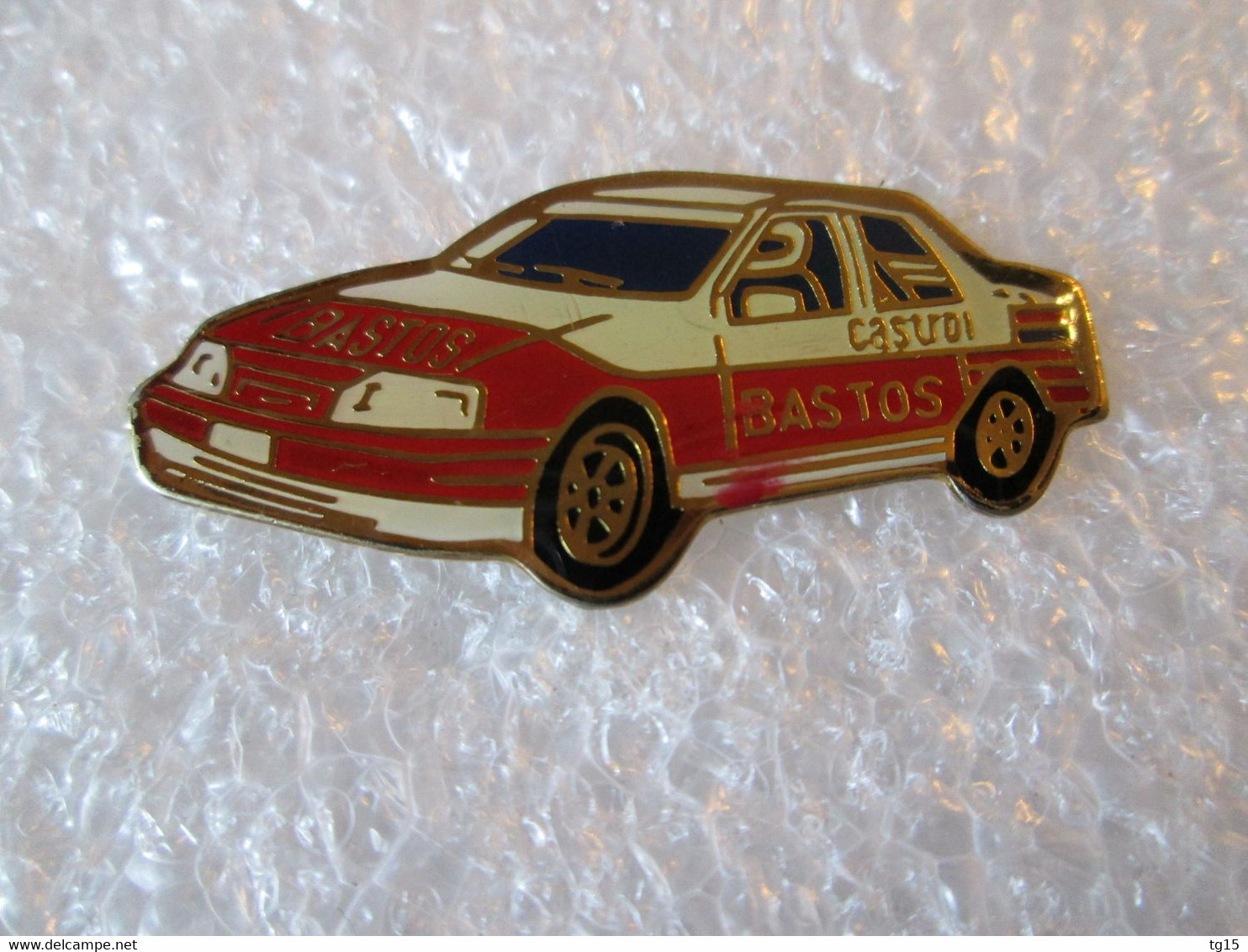 PIN'S     FORD  SIERRA COSWORTH  BASTOS  RALLYE - Ford