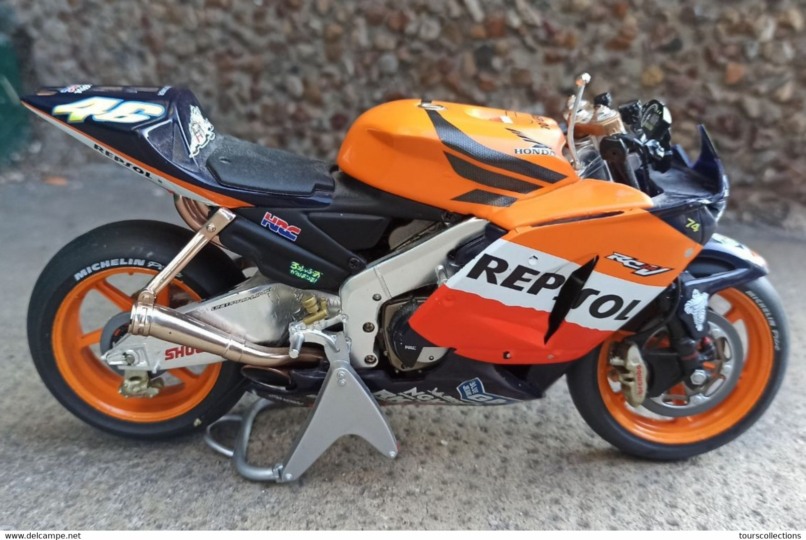 VINTAGE MOTO HONDA REPSOL 1/18 Saison 2002 - 2003 N° 46 Valentino Rossi The Doctor - Modèle En Partie Cassé - Motorräder