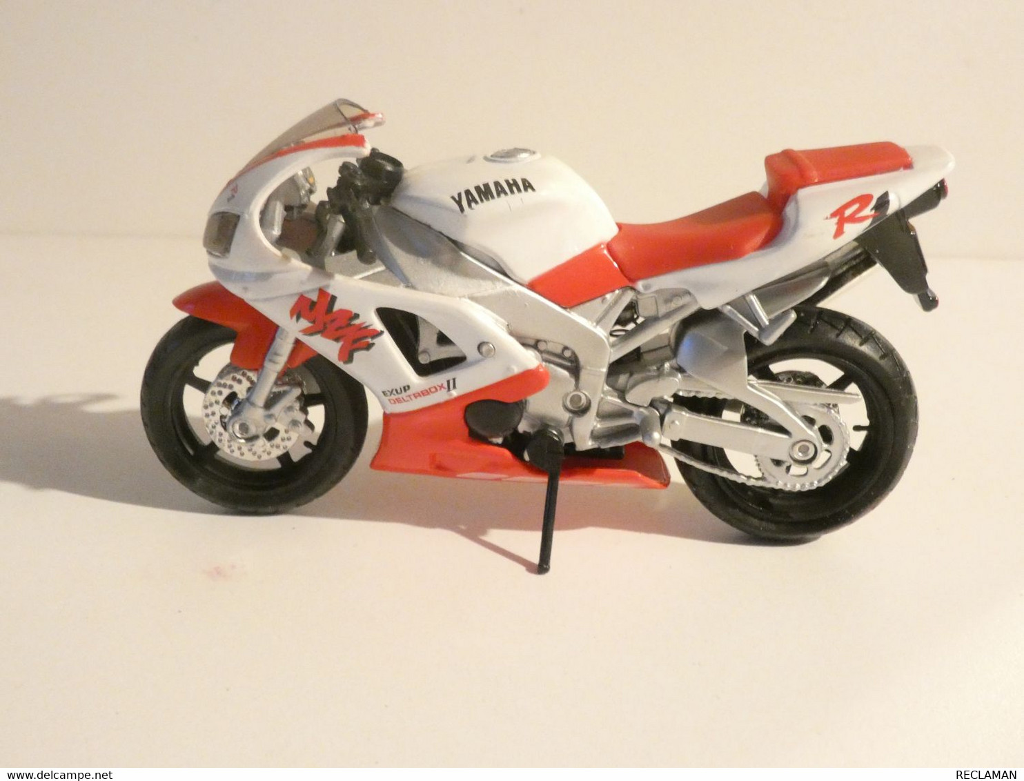 MAISTO Moto 1/18 Yamaha R1 YZF EXUP DELTABOX II - Motos