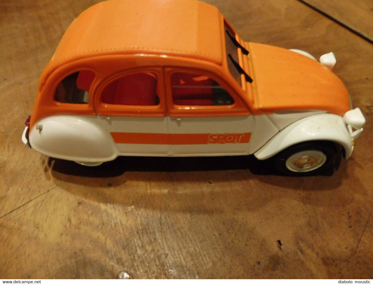 Modèle réduit 1/43e  CITROËN 2CV SPOT  1976   "NOREV" (état superbe et complet avec son emballage d'origine)