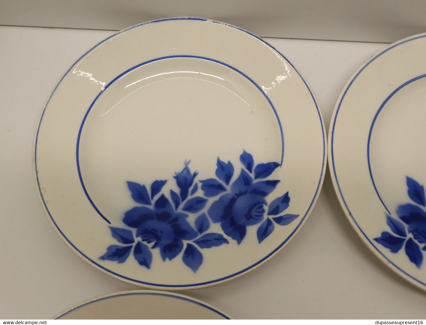 *6 PETITES ASSIETTES DESSERT CERAMIQUE TAURION PB LIMOGES FLEURS ROSES BLEUES  E - Limoges (FRA)