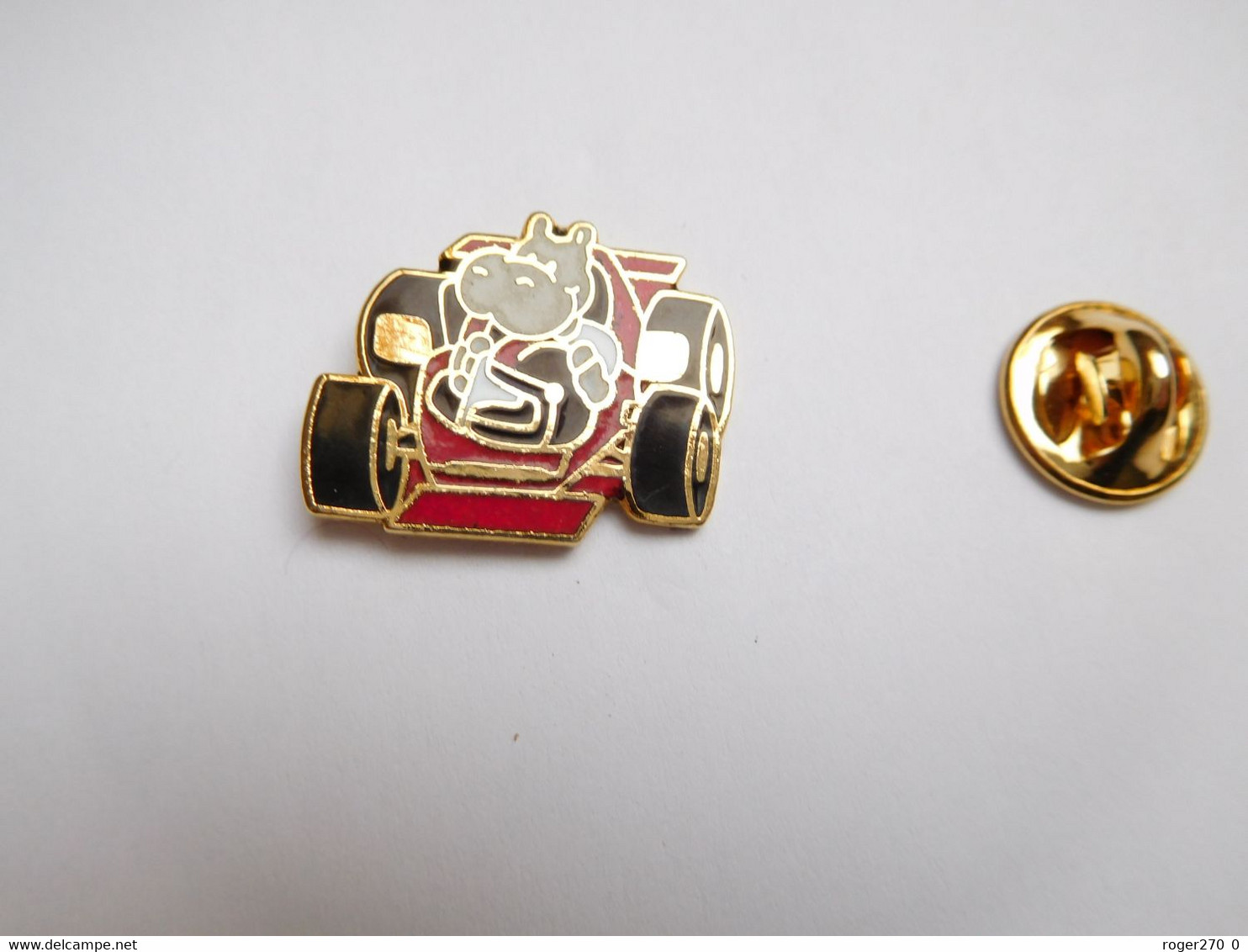 Beau Pin's En EGF  , Auto F1 , Formule 1 , Scuderia Ferrari , Hippopotame , Hippopotamus , Signé Pins' Up - Ferrari