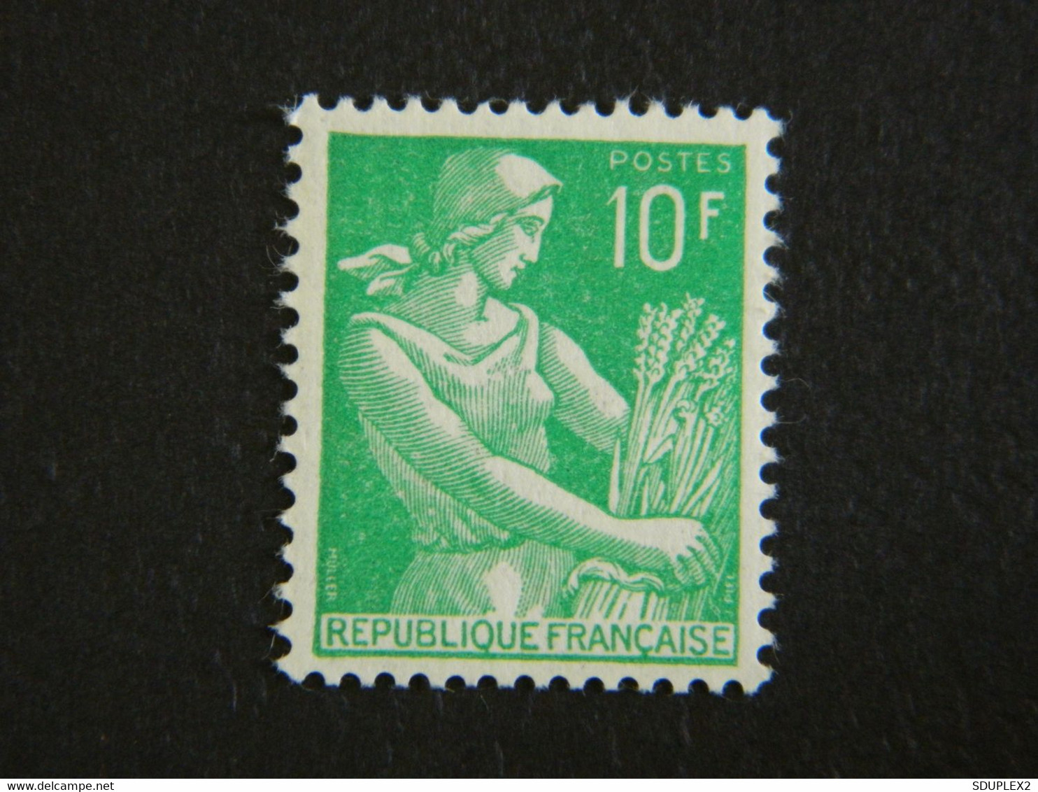 République Française Timbre 10 Fr Vert Moissonneuse 1957 Neuf Non Oblitéré - 1957-1959 Oogst