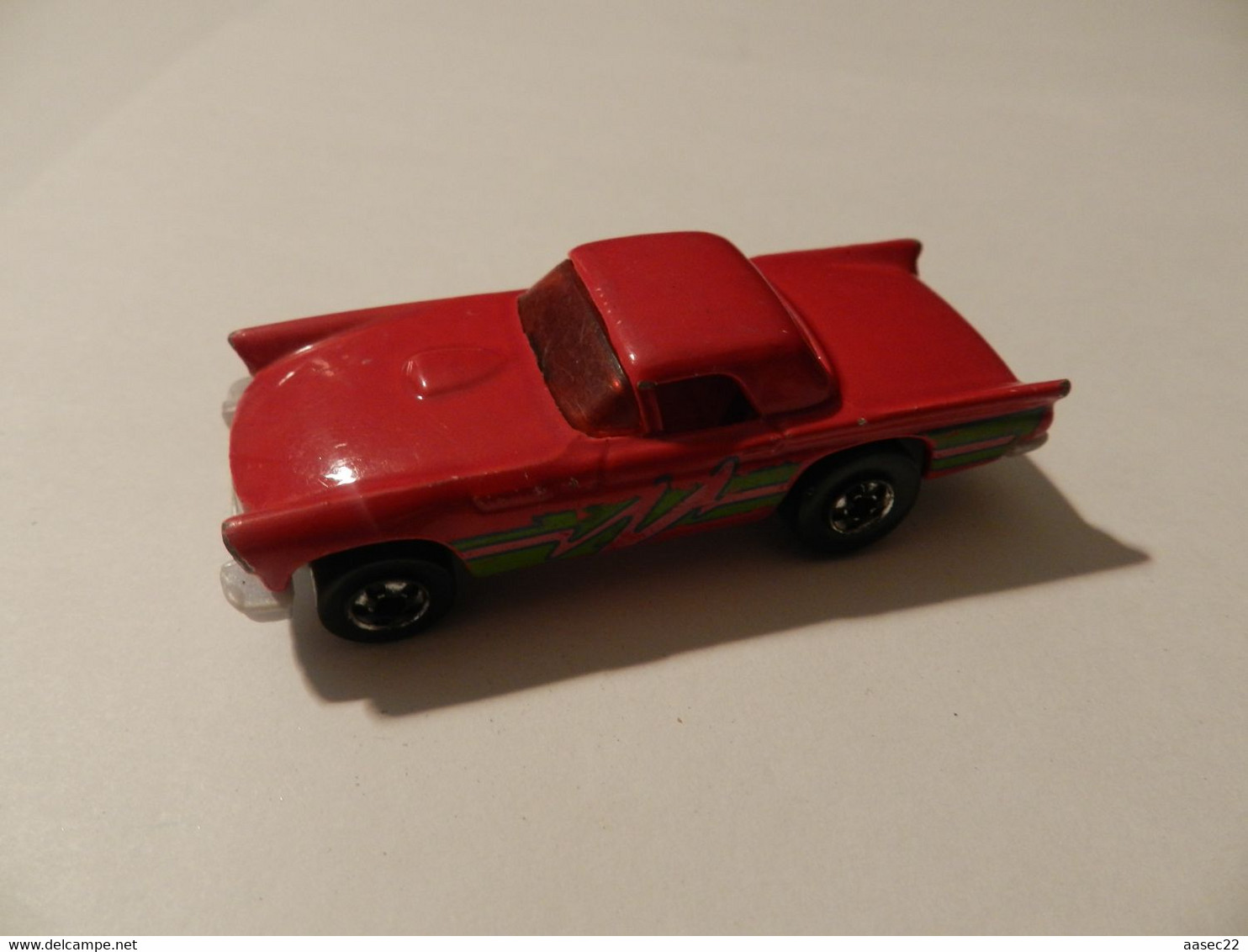 Hotwheels   '57 T Bird     /    1977   ***   1940   *** - HotWheels