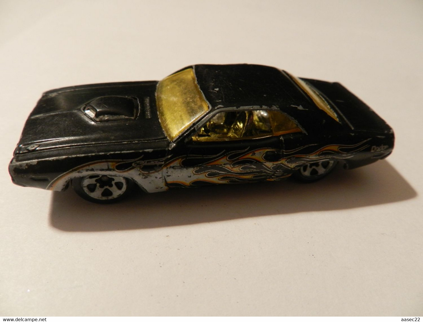 Hotwheels     '70 Dodge Hemi Challenger     /    2006   ***   2090   *** - HotWheels