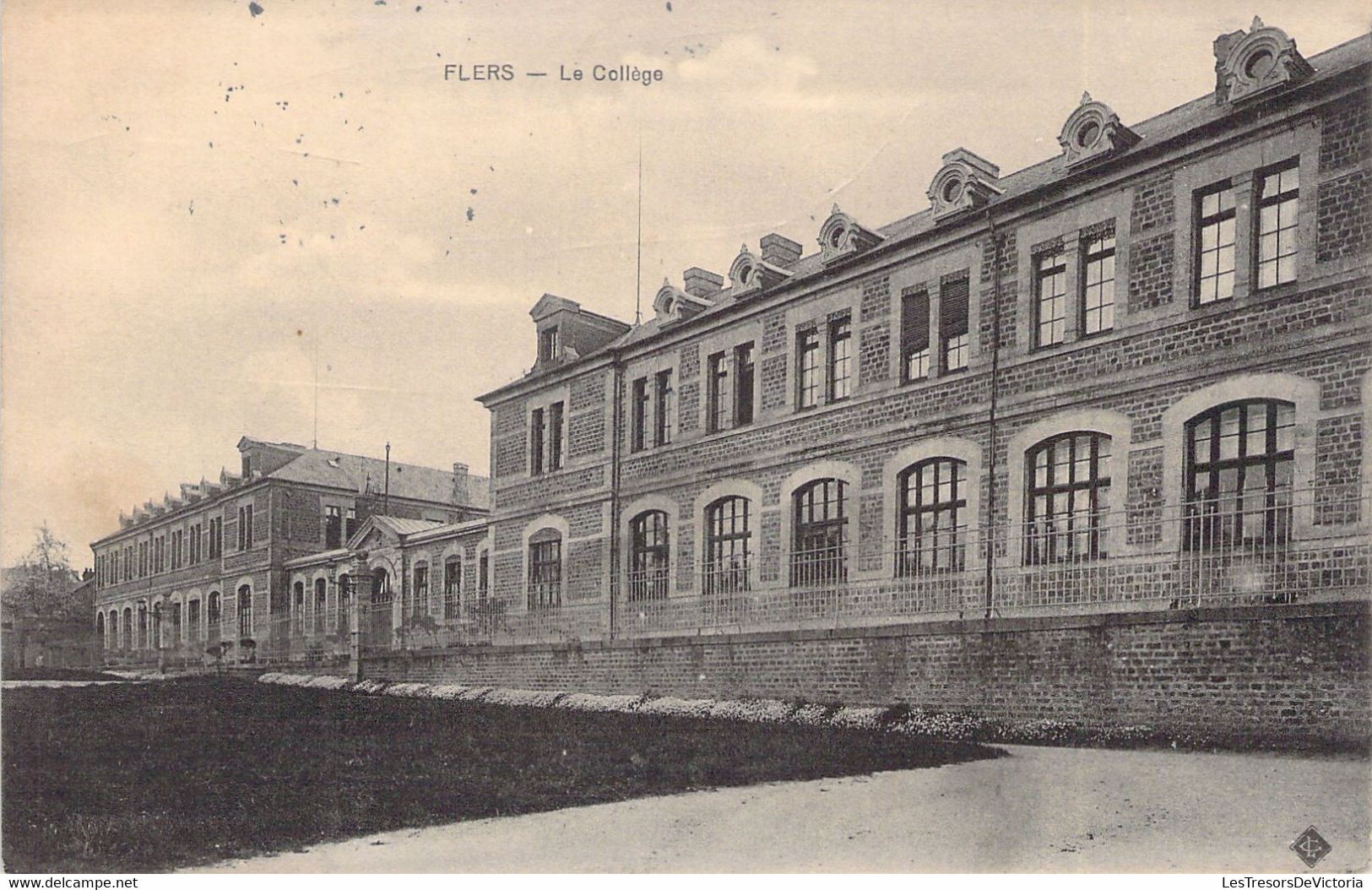 CPA - France - 61 - FLERS - Le Collège - Flers