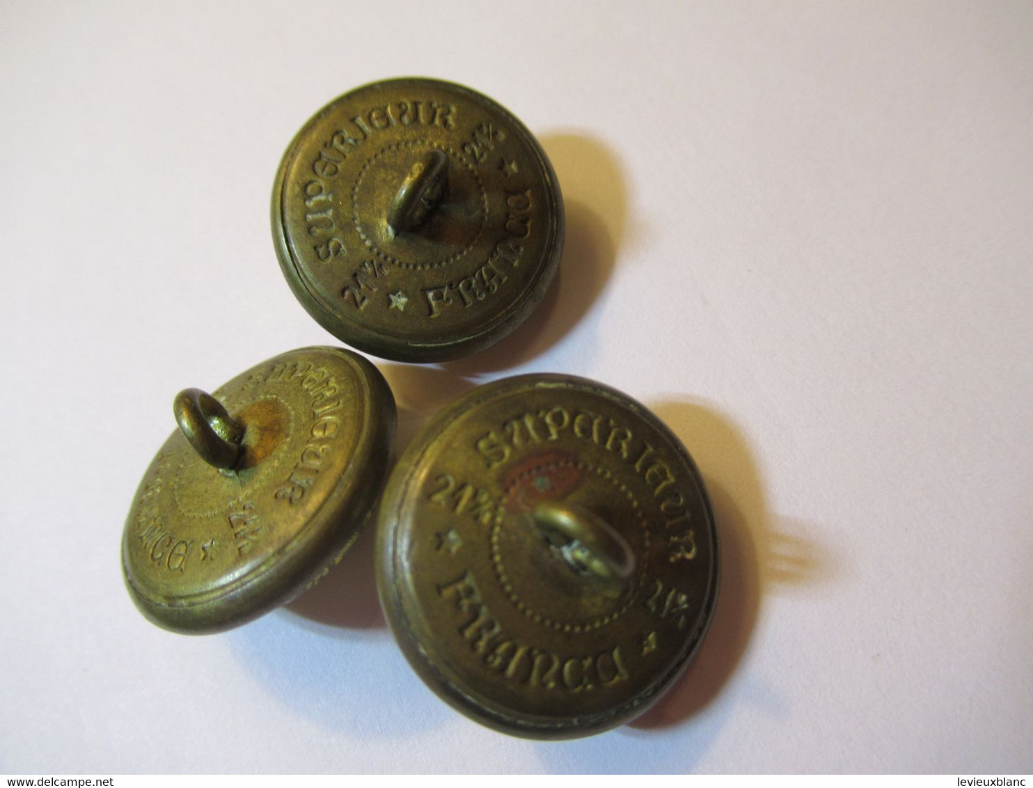 3 Boutons Anciens Bombés/Militaria/Médecine/ CADUCEE/SUPERIEUR Franca  Paris/2,1 Cm /début XXéme   BOUT201 - Knöpfe