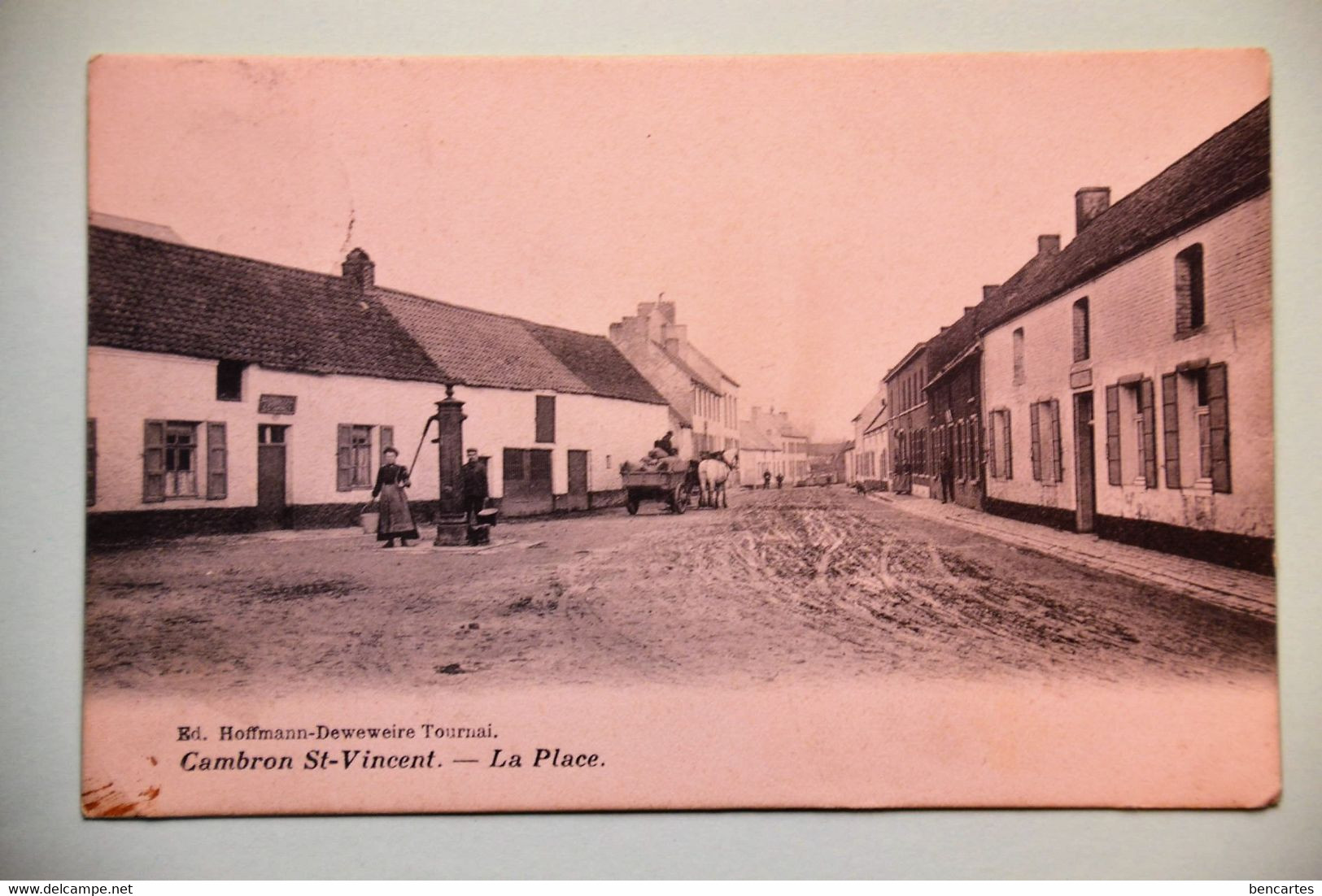 Cambron St-Vincent Près De Lens 1907: La Place Animée , Pompe à Eau, Attelage. Très Rare - Lens