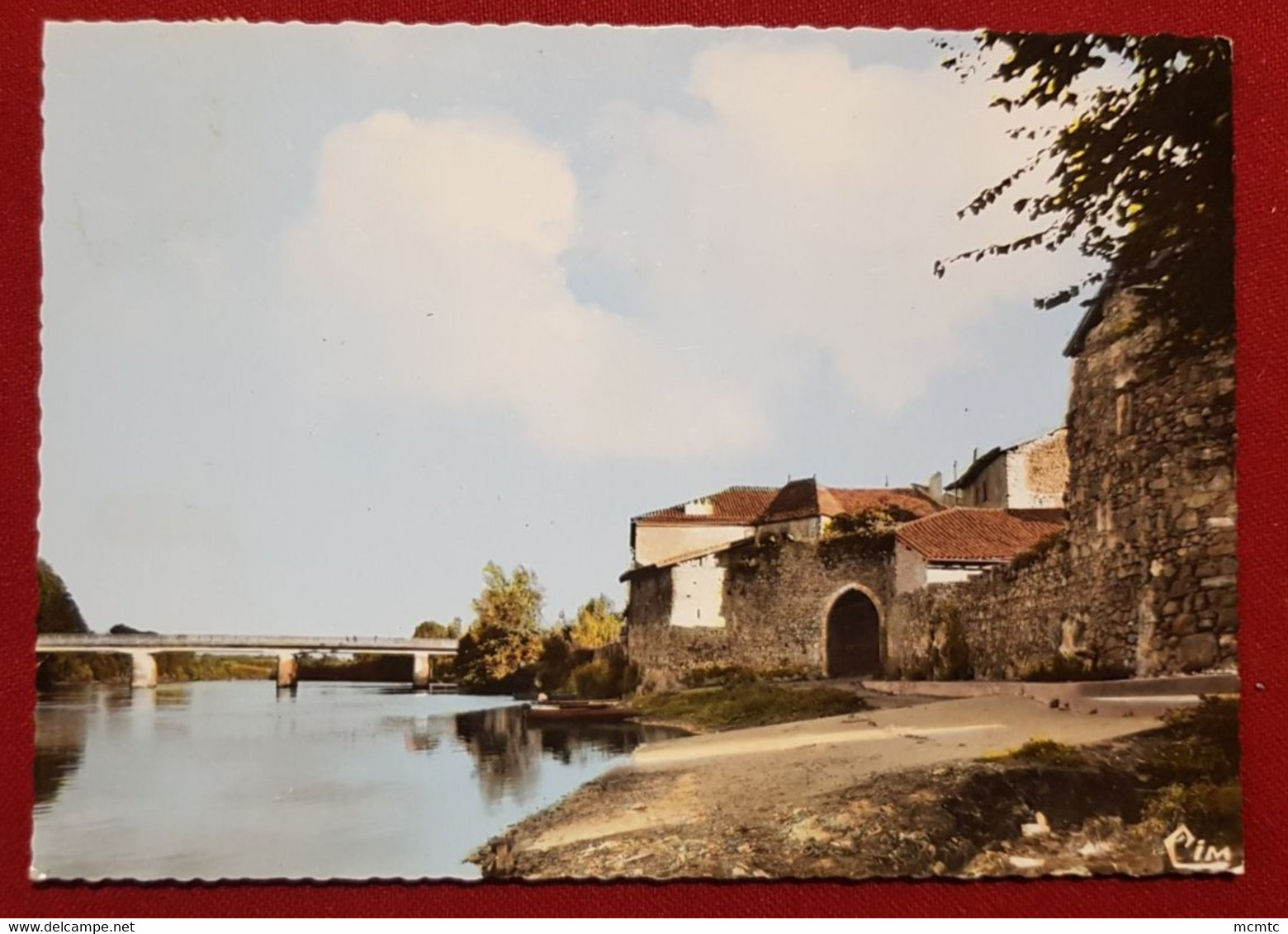 CPSM Grand Format -  Availles Limouzine (86. Vienne ) La Vieille Porte Et Le Pont Sur La Vienne - Availles Limouzine