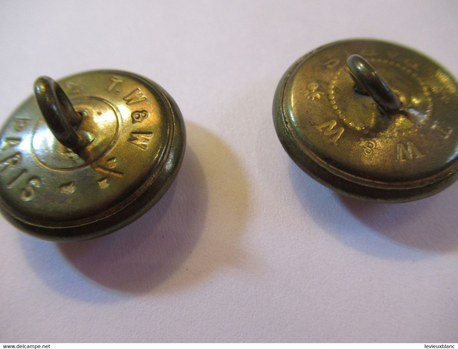 2   Boutons Anciens Bombés/ Poste/ Uniforme/Postes Et Télégraphes/ Doré/ T W & W Paris/2,3 Cm/ Début XXéme   BOUT238 - Buttons