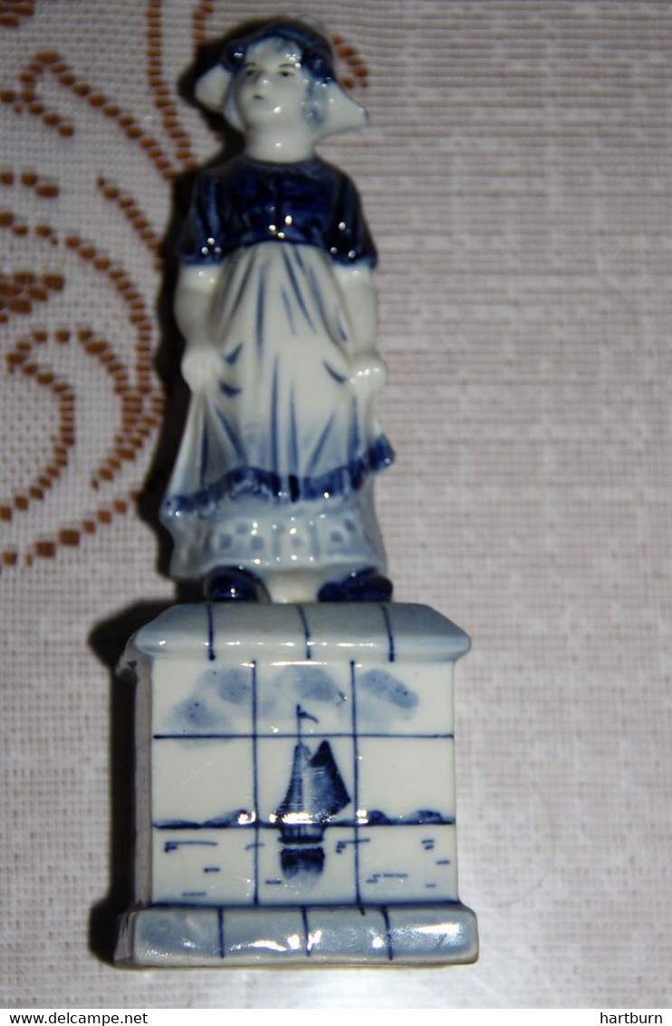 Boerin En Schip (Delft) 17 X 5 Cm - Delft (NLD)