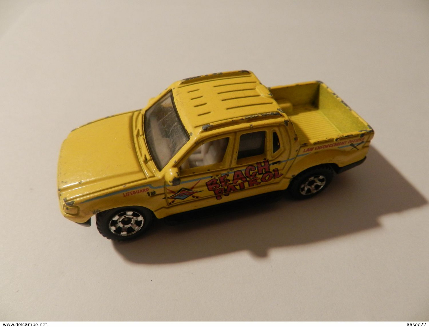 Matchbox     Ford Explorer      /   2000   ***  1210  *** - Matchbox (Lesney)