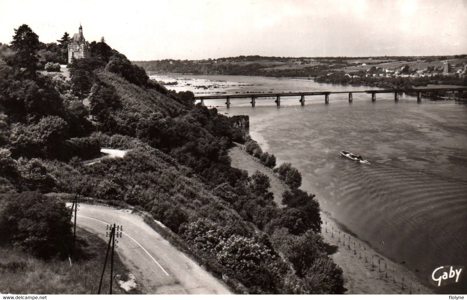 Champtoceaux - Vue D'ensemble Sur La Loire - Au Fond , Oudon - Route - Champtoceaux