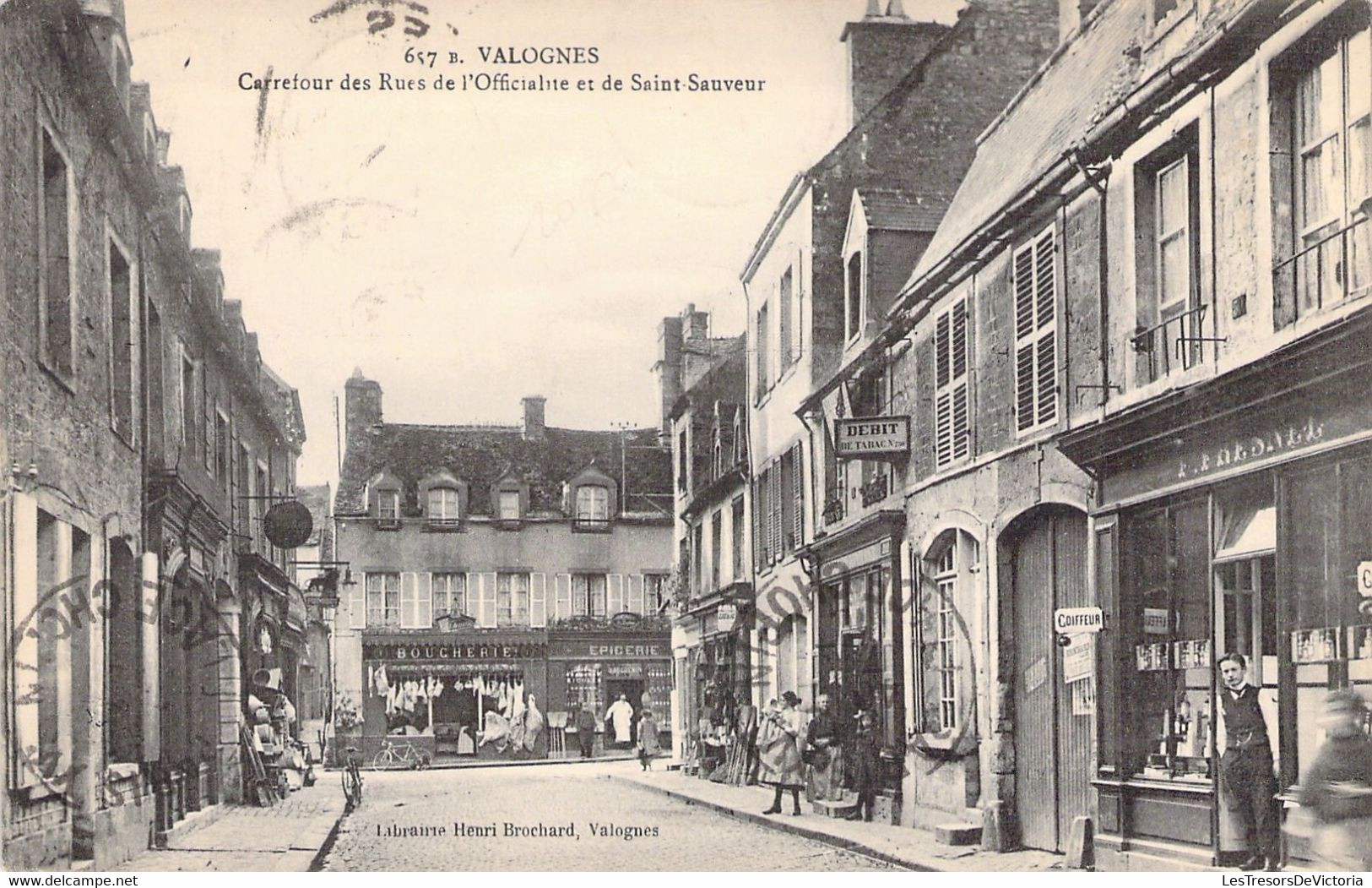 CPA - FRANCE - 50 - VALOGNES - Carrefour Des Rues De L'Offialite Et De Saint Sauveur - Commerce - Henri Brochard - Valognes