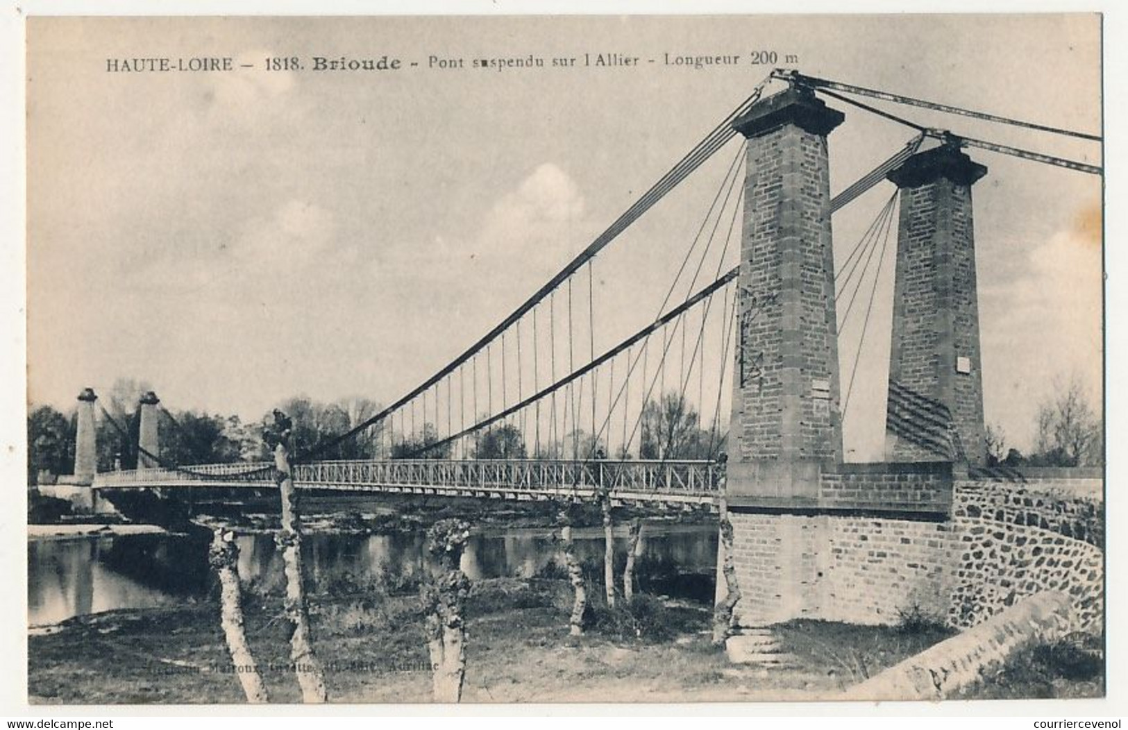 3 CPA - BRIOUDE (Haute Loire) - Chateau Féodal Eglise De Lamothe / Place De La Fenerie / Pont Suspendu Sur L'Allier - Brioude