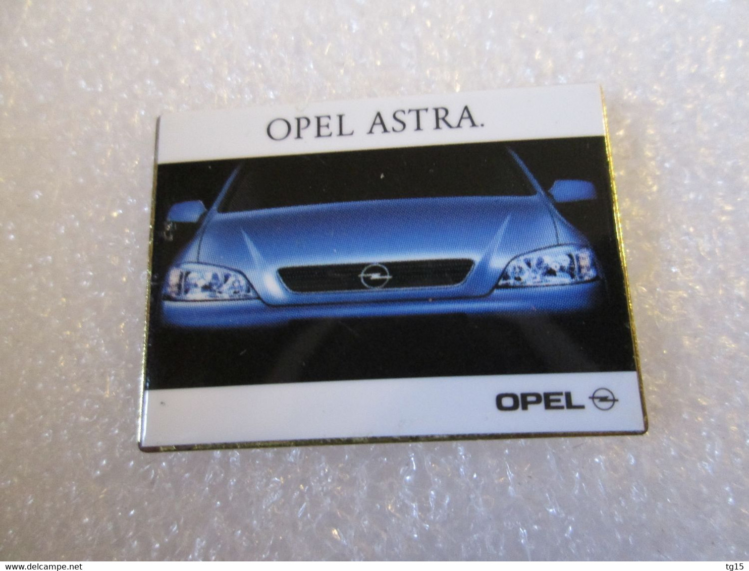 PIN'S    OPEL  ASTRA