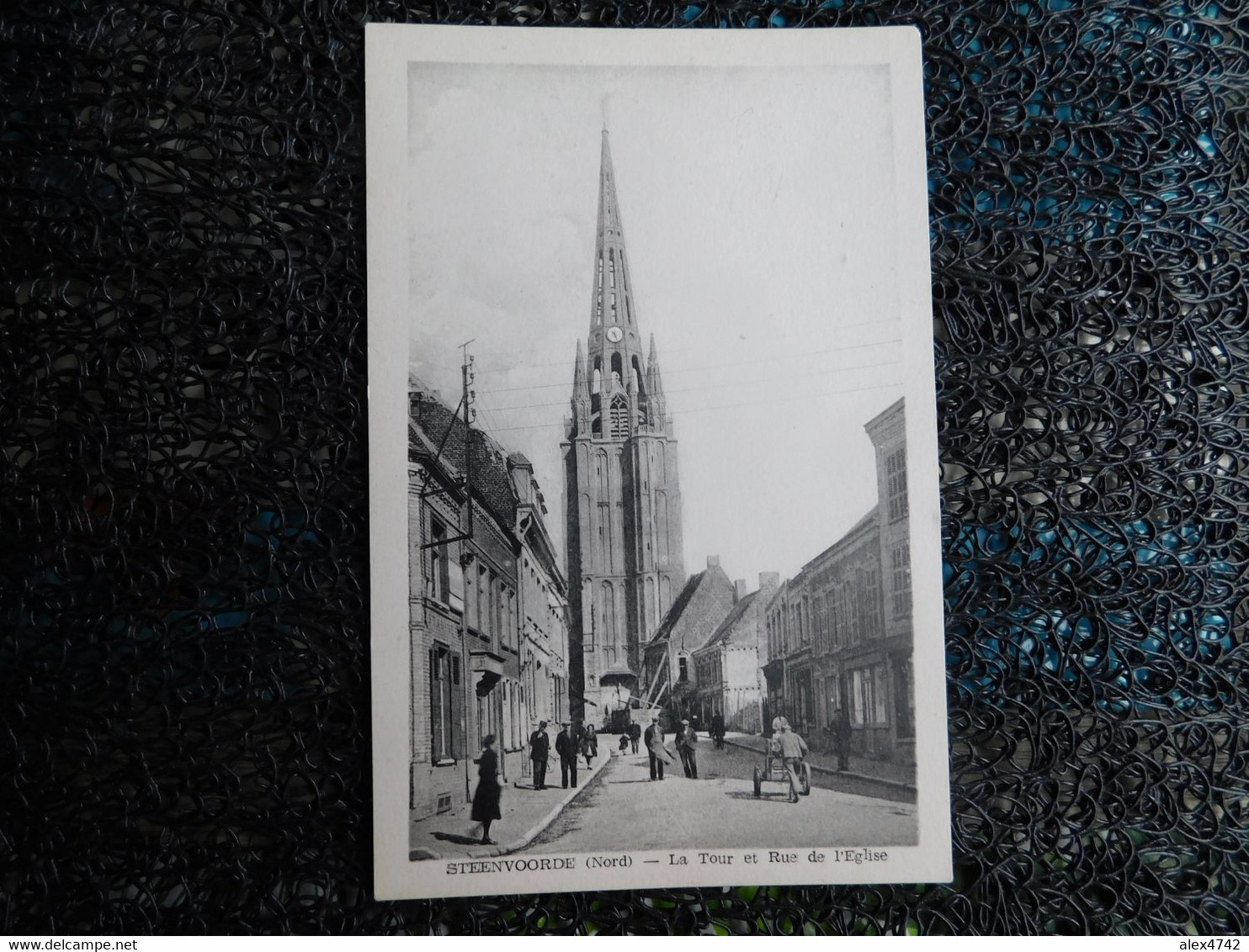 Steenvoorde, La Tour Et Rue De L'église  (L6) - Steenvoorde