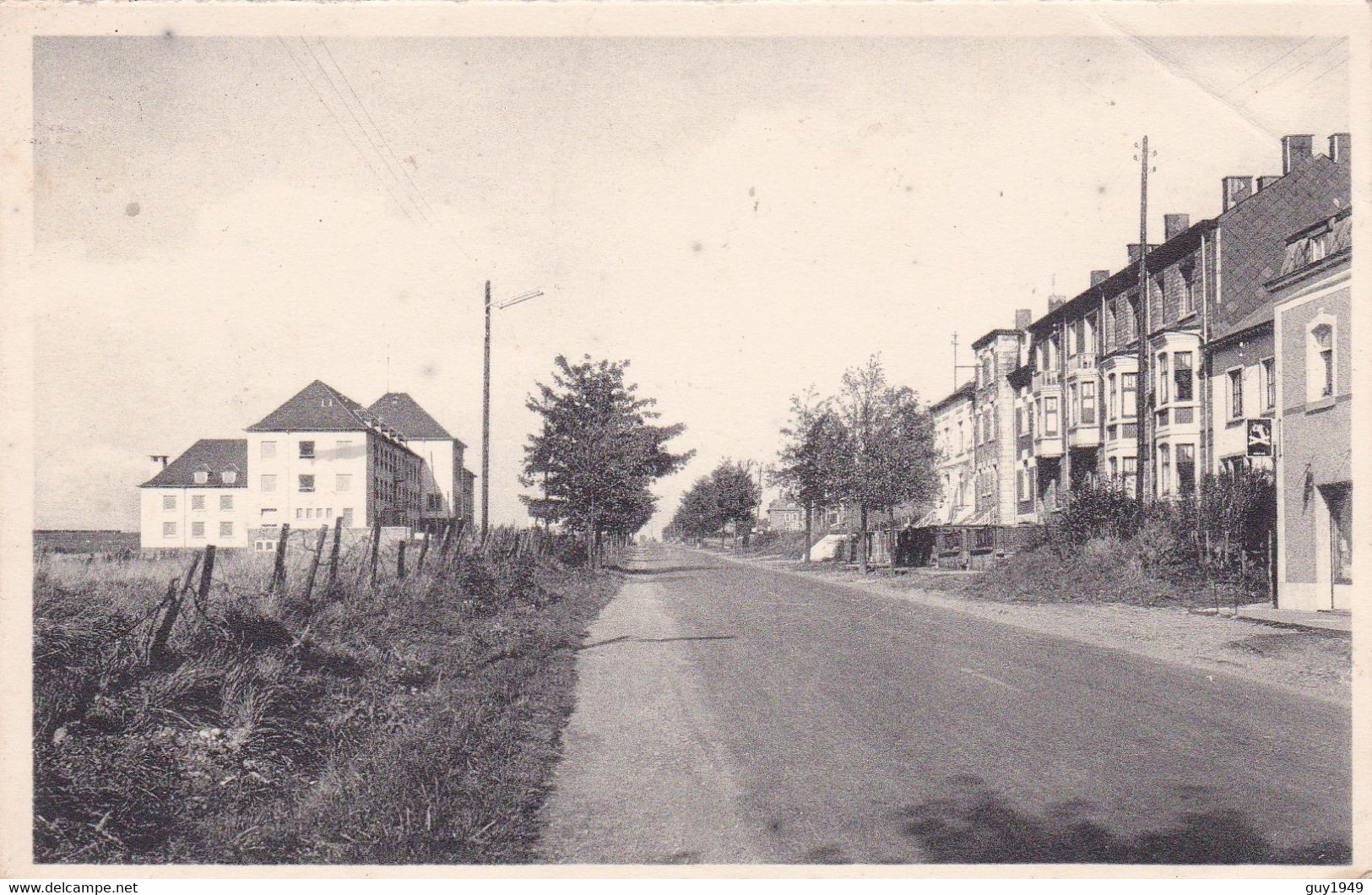 CHAUSSEE D'HOUFFALIZE ET LA CLINIQUE - Bertogne