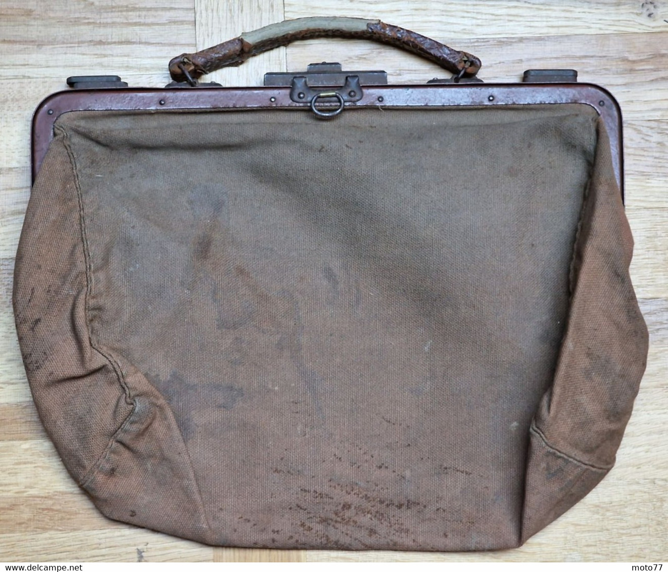 Ancien SAC en TOILE et métal - Utilisé durant des générations - "laissé dans son jus" - Vers 1930 1940