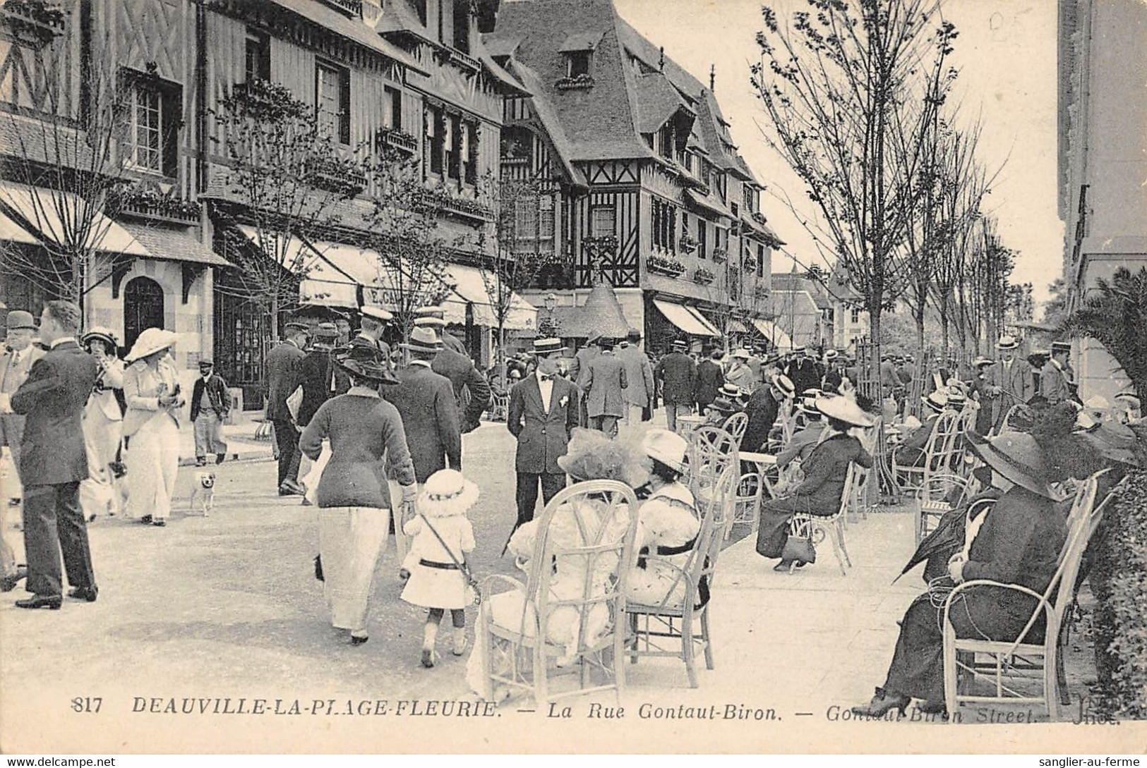 CPA 14 DEAUVILLE PLAGE FLEURIE LA RUE GONTAUT BIRON - Deauville