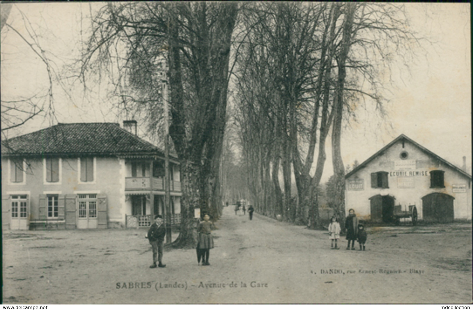 40 SABRES / Avenue De La Gare / CARTE ANIMEE - Sabres