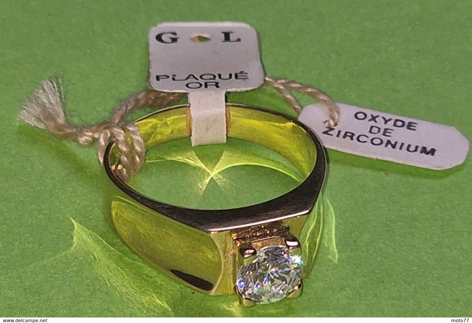 Jolie BAGUE - Plaquée OR - Zirconium - Diamètre Intérieur (pour Le Doigt) : Environ 17 Mm - "neuf De Stock" - Vers 2000 - Bagues