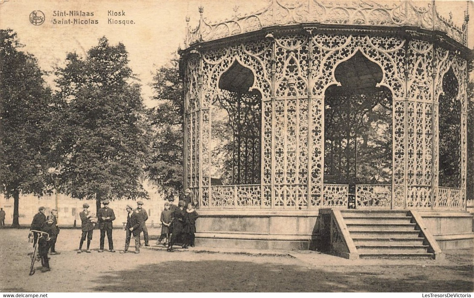 Belgique - Saint Nicolas - Kiosque - Edit. Nels - L. Van De Vyver - Animé - Vélo - Carte Postale Ancienne - Saint-Nicolas