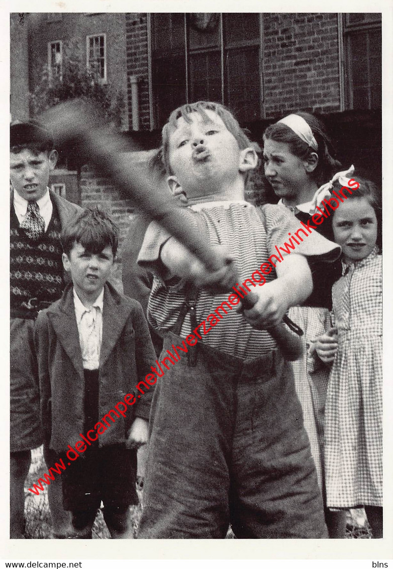 Boy And Baseball Bat 1950's London - Grace Robertson - Baseball - Honkbal