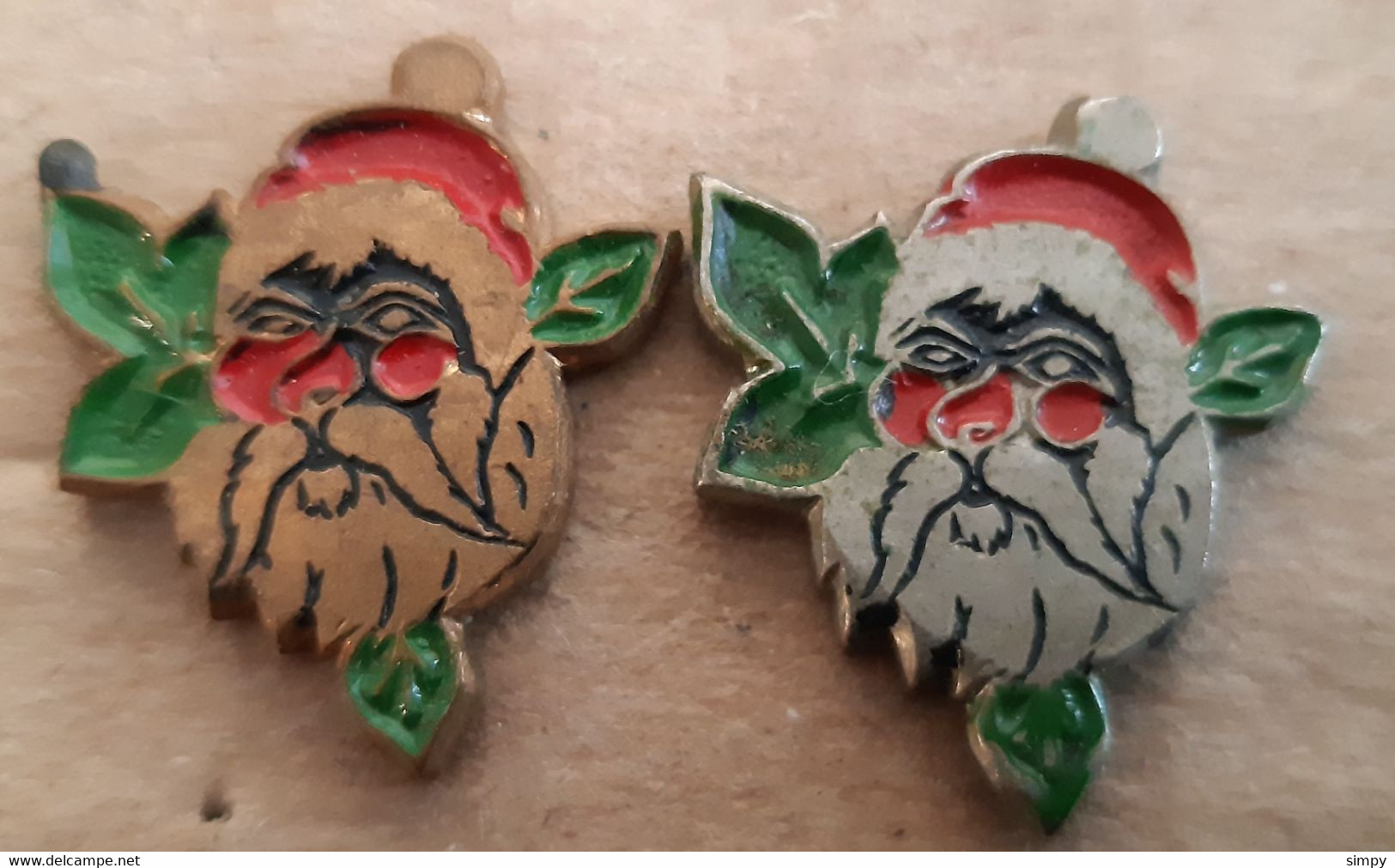 Happy New Year Christmas Santa Claus Slovenia Pins - Christmas