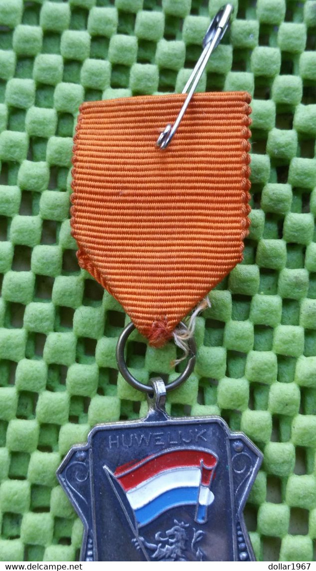 Medaille -  Huwelijk Beatrix - Claus - 10 Maart 1966 , Oranje Com. Amsterdam - The Netherlands - Adel