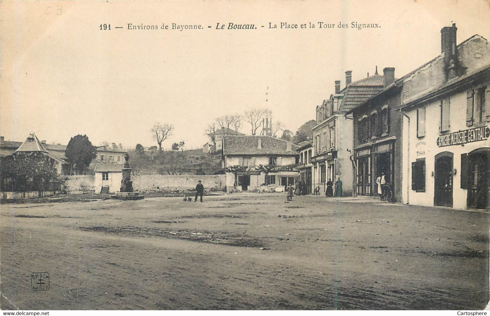 CPA 64 Pyrénées Atlantiques Basses Le Boucau La Place Et La Tour Des Signaux Epicerie Mercerie Charcuterie - Boucau