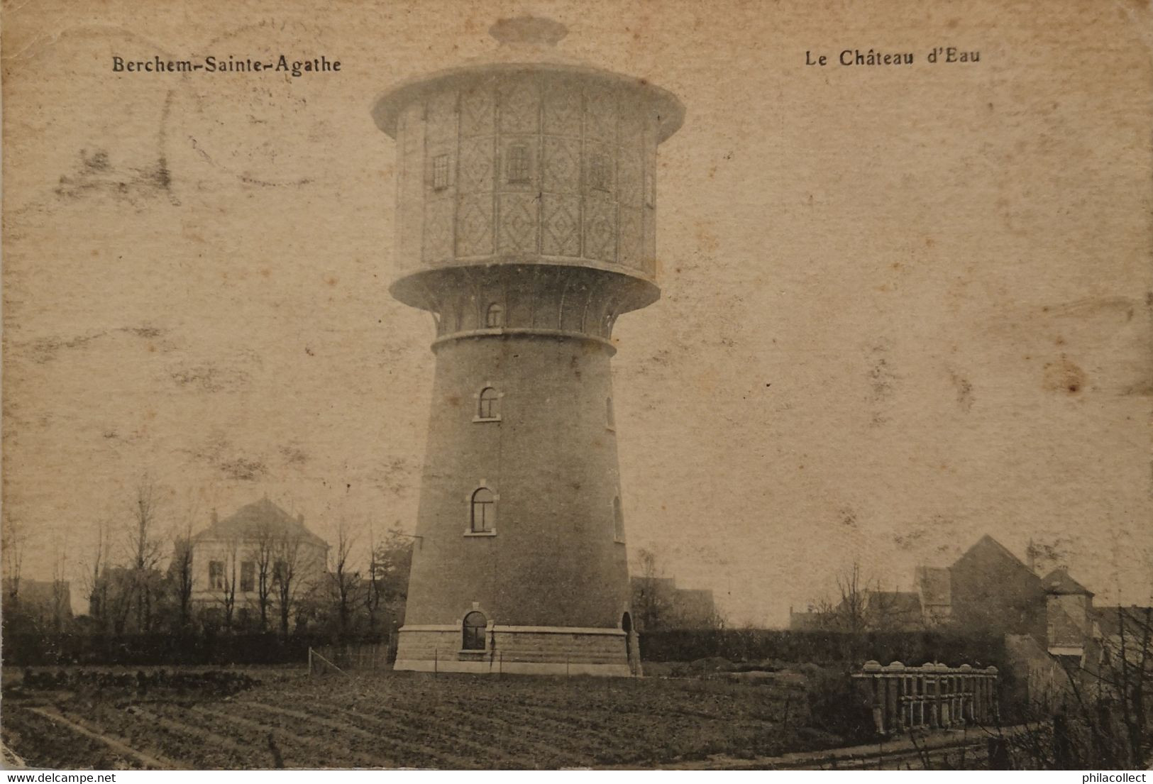 Berchem Sainte Agathe (Bruxelles) Le Chateau D' Eau 1921 Vlekkig - Vuil - Non Classés