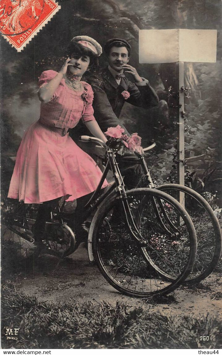 ¤¤   -  Lot De 2 Cartes Fantaisies   -  Fillettes Et Couple Sur Des Vélos   -  Bicyclette   - - Sonstige & Ohne Zuordnung