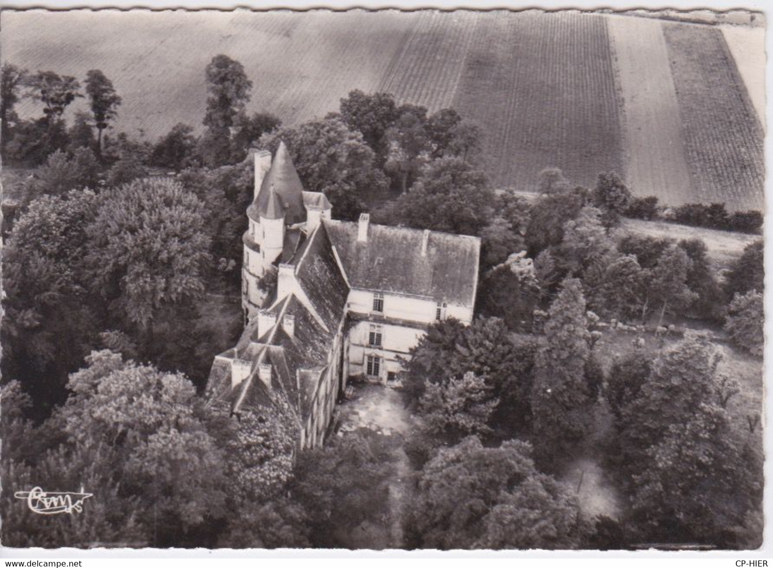 86 - SCOBRE CLAIRVAUX - VUE AERIENNE  DU CHATEAUX VX° SIECLE - Scorbe Clairvaux