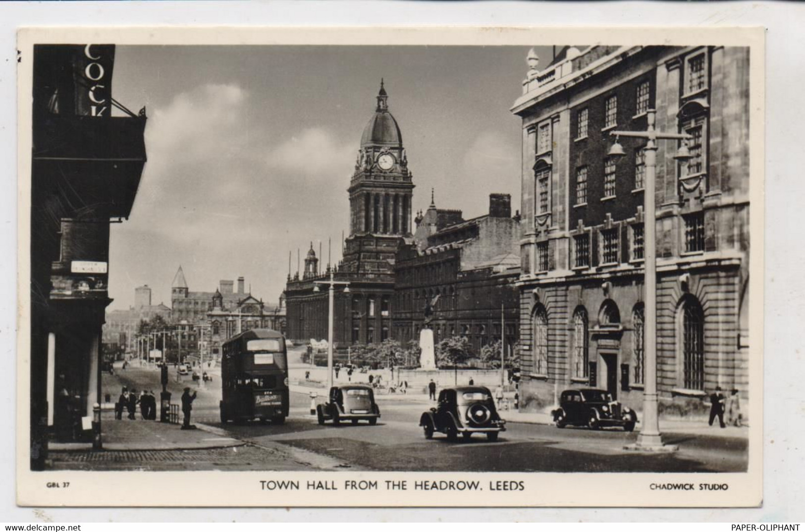 UK - WEST YORKSHIRE - LEEDS, Town Hall From The Headow, Oldtimer - Leeds