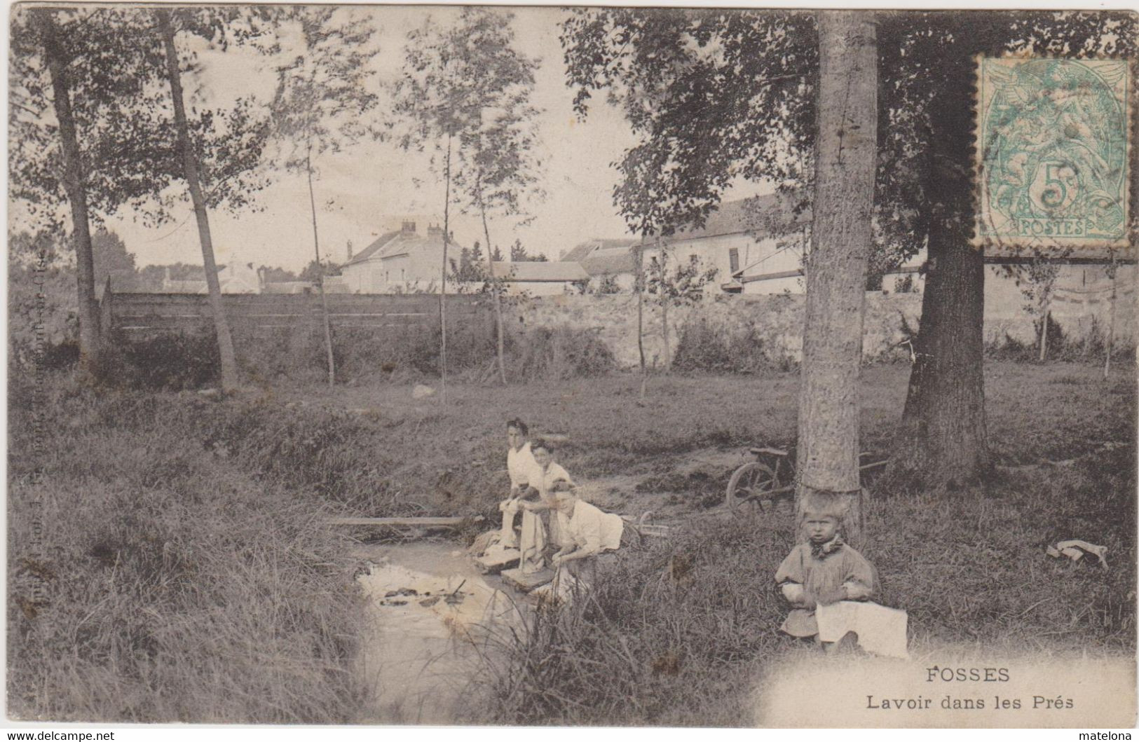 VAL D'OISE FOSSES LAVOIR DANS LES PRES - Fosses