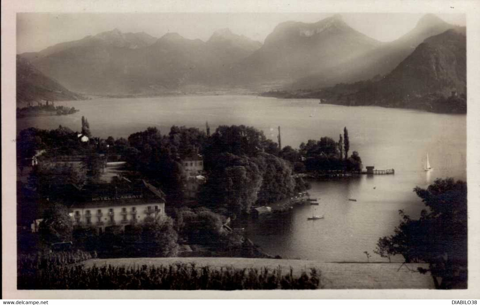 LE LAC D ' ANNECY    ( HAUTE-SAVOIE )    TALLOIRES - Alby-sur-Cheran